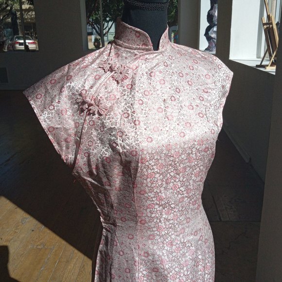 Handcrafted two-tone pink floral satin Sheen dress - Picture 5 of 13